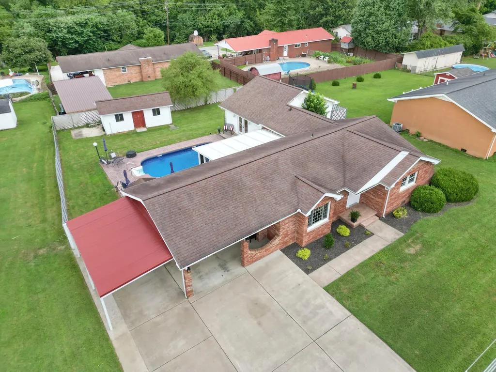 33 Horseshoe Street Thelma KY 41260