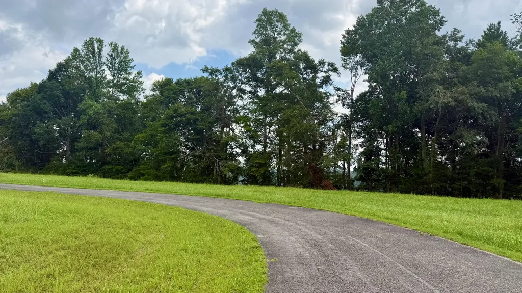 73 Meadows Loop Russell Springs KY 42642