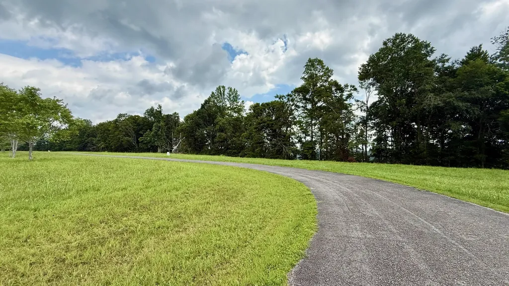 73 Meadows Loop Russell Springs KY 42642