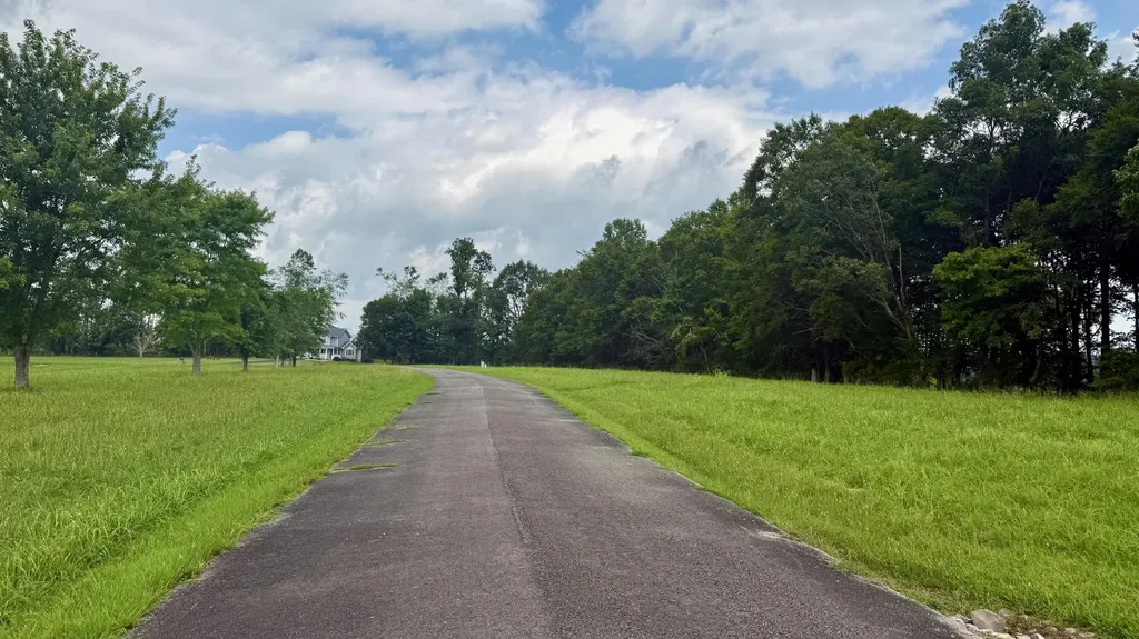 73 Meadows Loop Russell Springs KY 42642