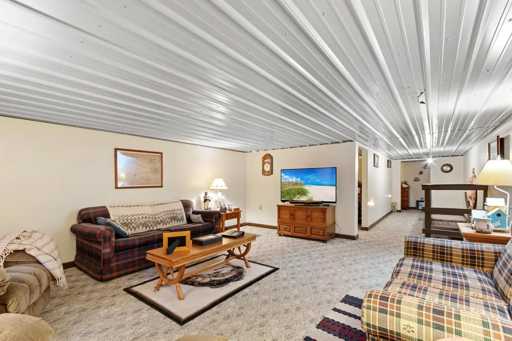 698 Walnut Drive Cadiz KY 42211