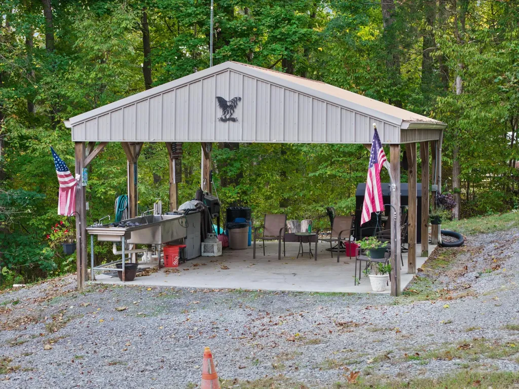 698 Walnut Drive Cadiz KY 42211