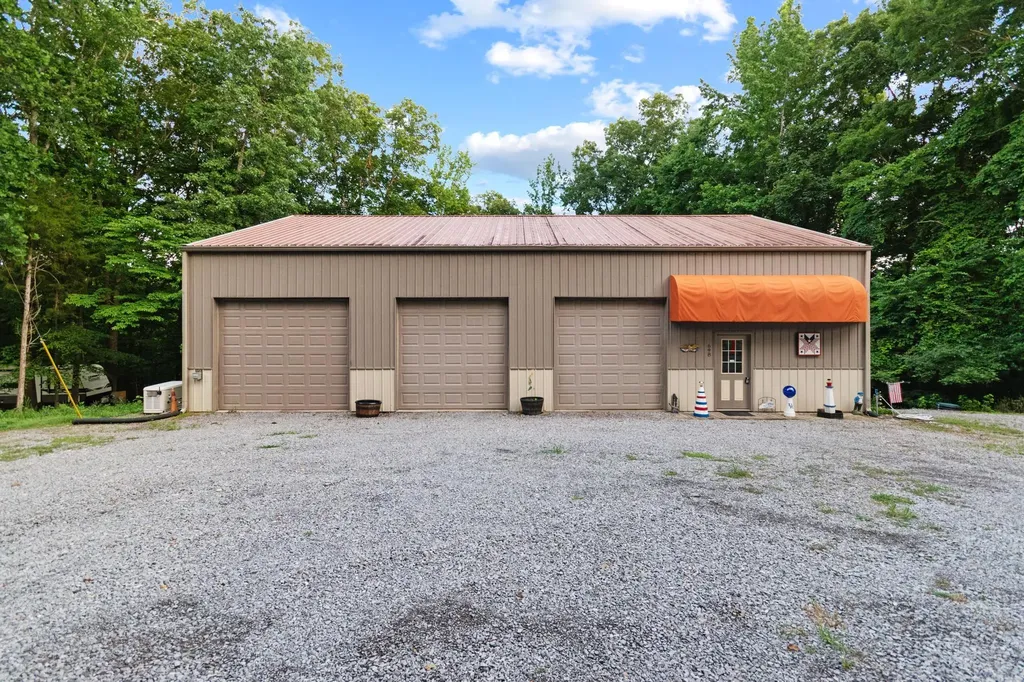 698 Walnut Drive Cadiz KY 42211