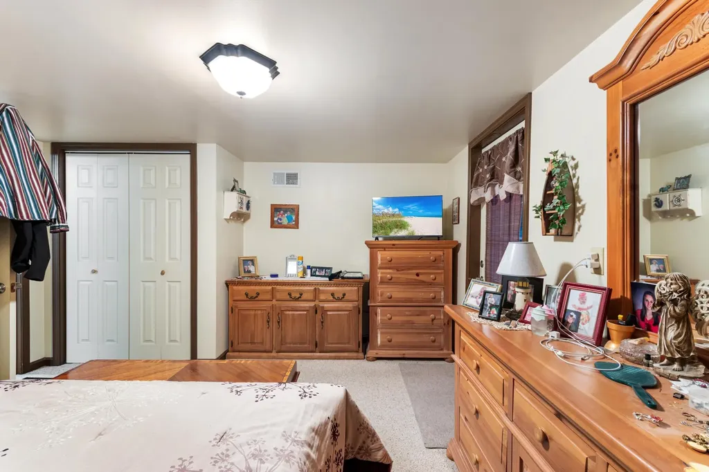 698 Walnut Drive Cadiz KY 42211