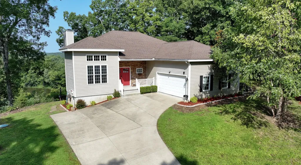 378 Harbor Drive Cadiz KY 42211