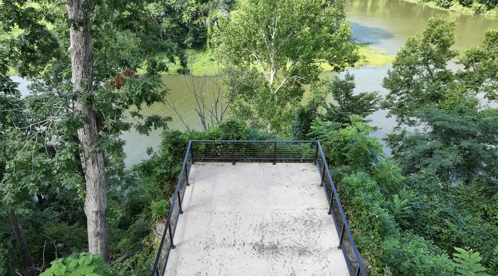 378 Harbor Drive Cadiz KY 42211