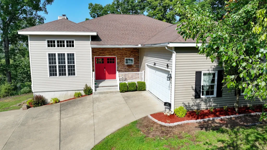 378 Harbor Drive Cadiz KY 42211