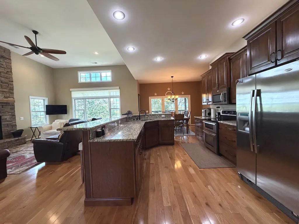 378 Harbor Drive Cadiz KY 42211