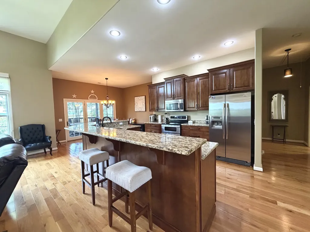 378 Harbor Drive Cadiz KY 42211