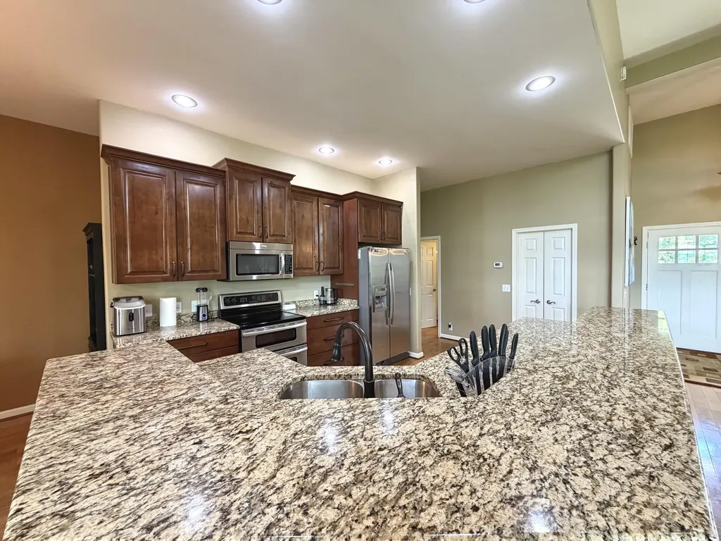 378 Harbor Drive Cadiz KY 42211