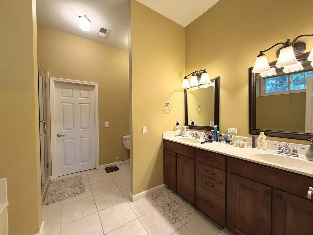 378 Harbor Drive Cadiz KY 42211