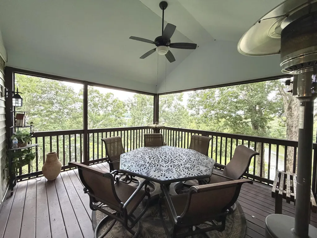 378 Harbor Drive Cadiz KY 42211