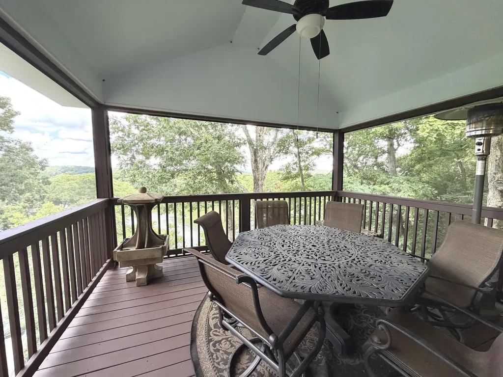 378 Harbor Drive Cadiz KY 42211