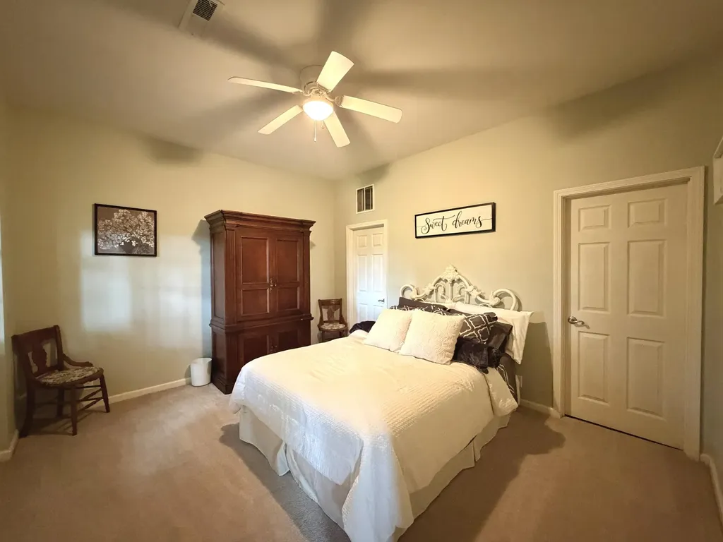 378 Harbor Drive Cadiz KY 42211