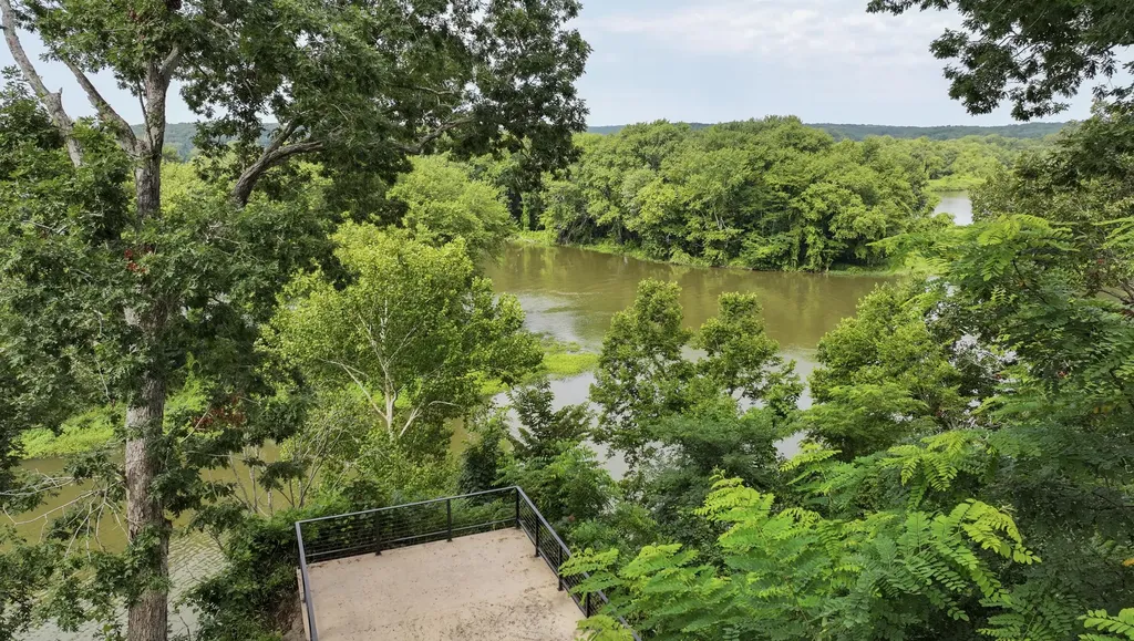 378 Harbor Drive Cadiz KY 42211