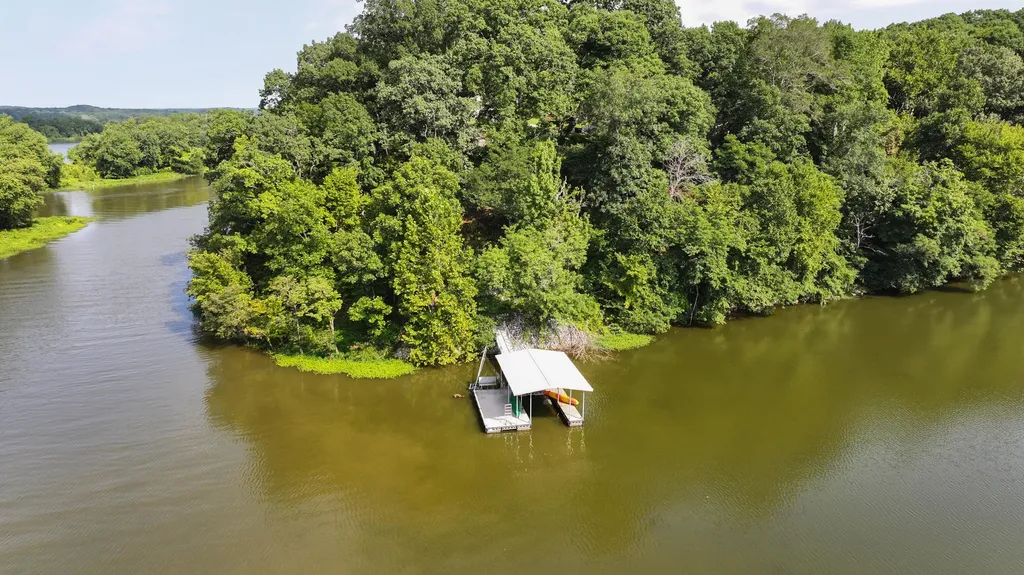 378 Harbor Drive Cadiz KY 42211