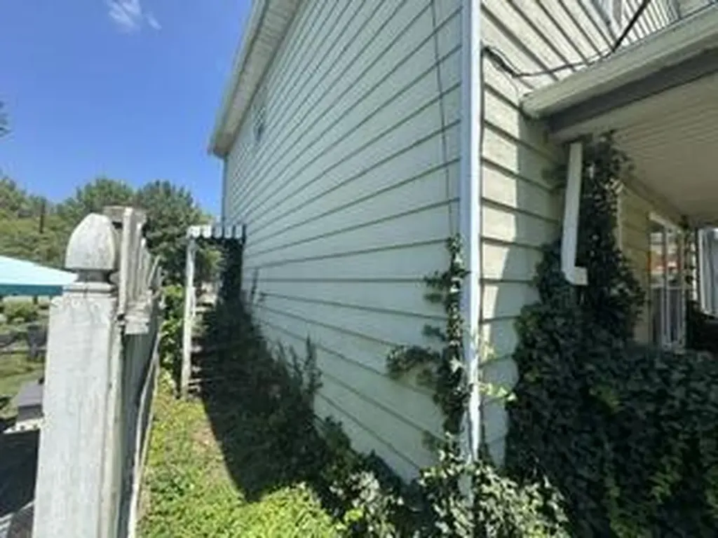 3329 Central Avenue Ashland KY 41101
