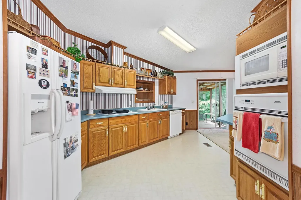 75 Walnut Drive Cadiz KY 42211