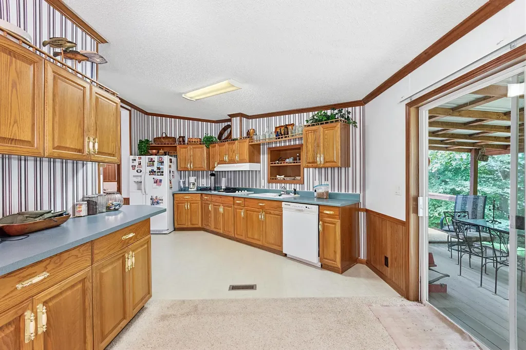75 Walnut Drive Cadiz KY 42211