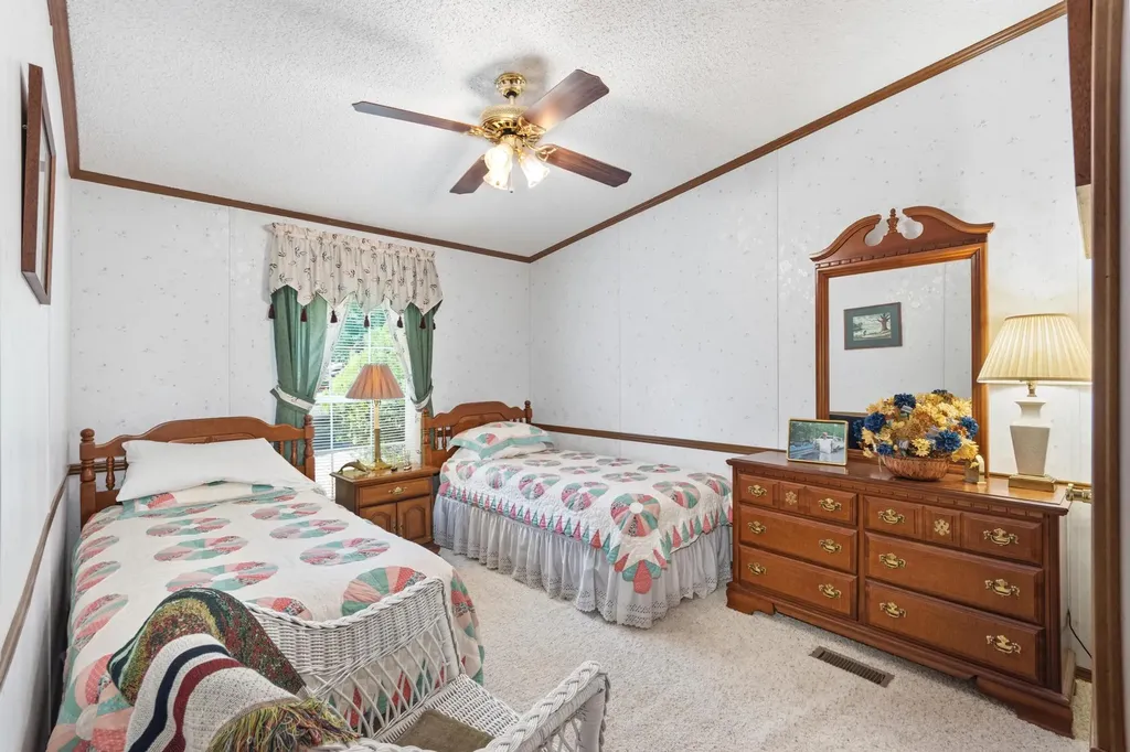 75 Walnut Drive Cadiz KY 42211