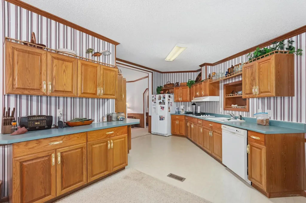 75 Walnut Drive Cadiz KY 42211