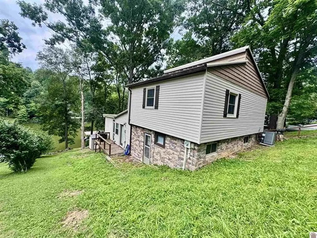 318 Horseshoe Drive Cadiz KY 42211