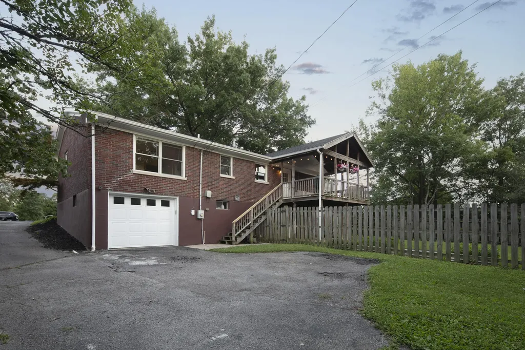 3337 Crown Crest Road Lexington KY 40517