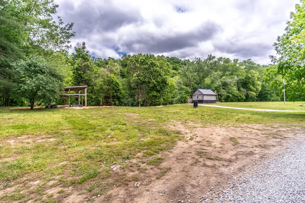 2915 College Hill Road Waco KY 40385