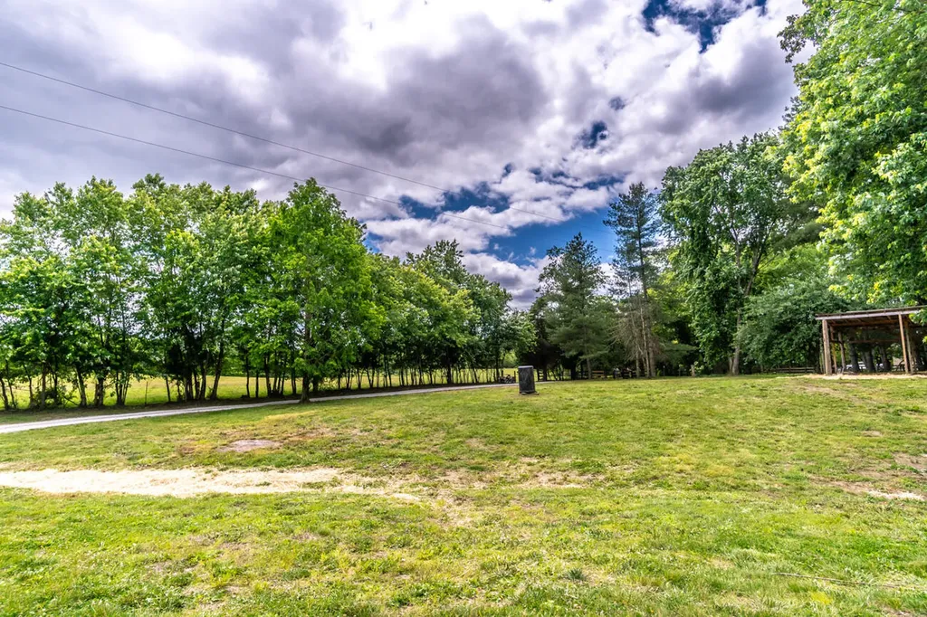 2915 College Hill Road Waco KY 40385