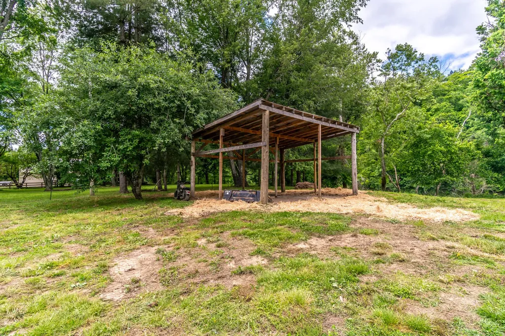 2915 College Hill Road Waco KY 40385