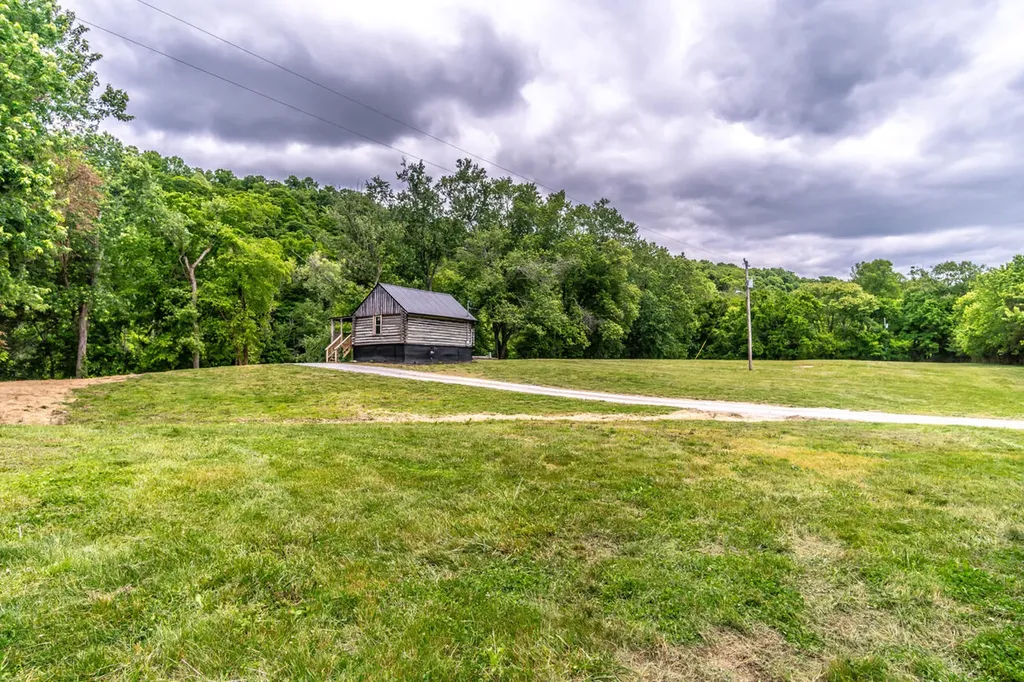 2915 College Hill Road Waco KY 40385