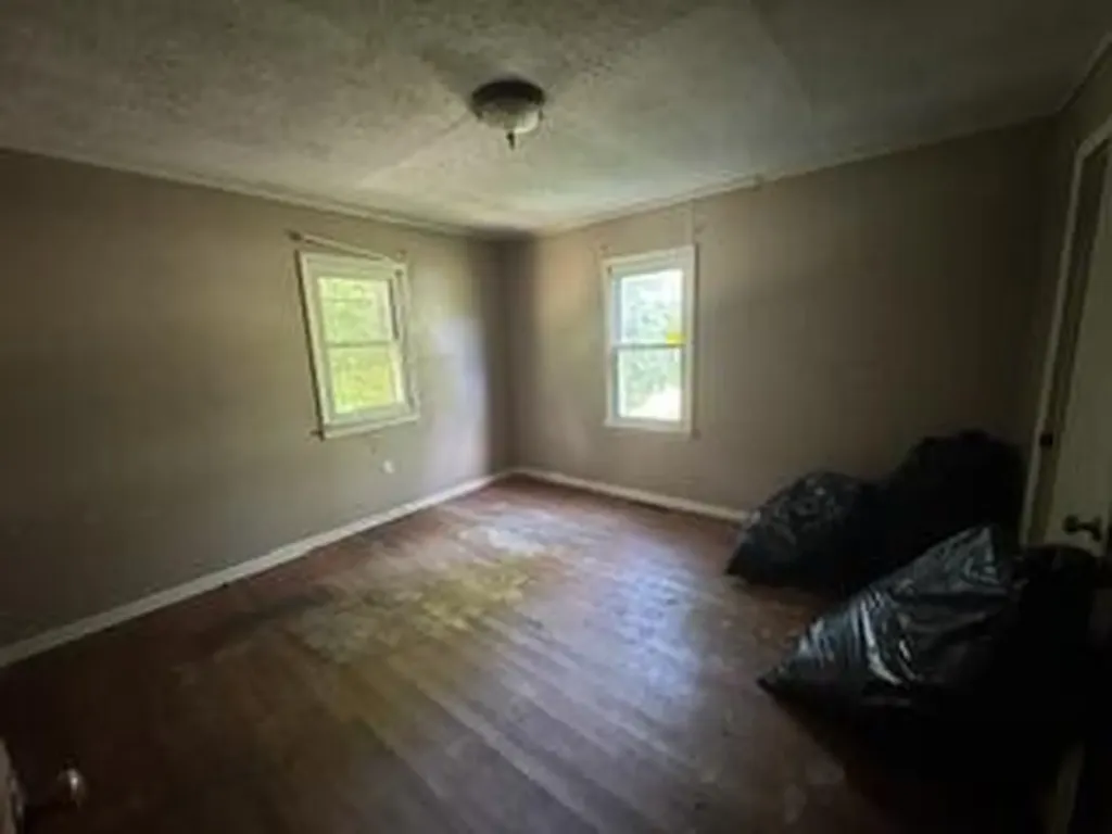 209 S Hill Street Grayson KY 41143