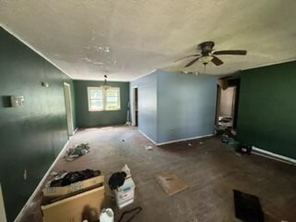 209 S Hill Street Grayson KY 41143