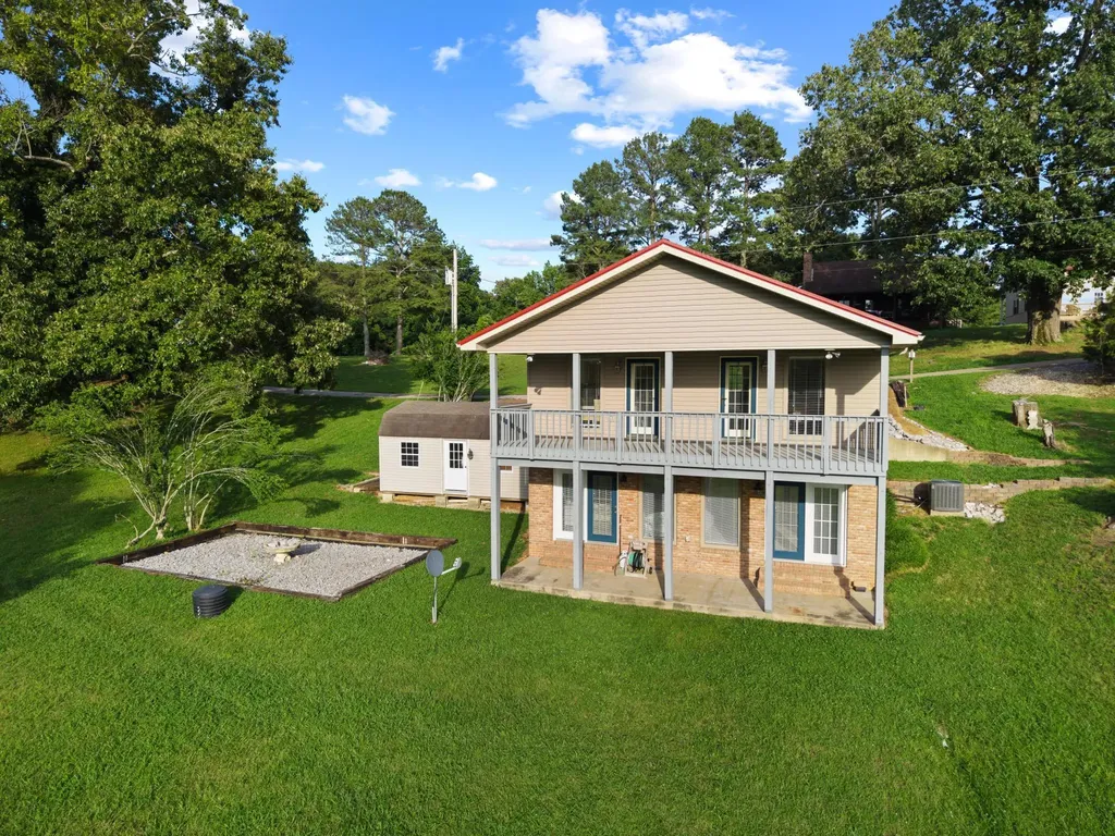 1121 Cunningham Lane Cadiz KY 42211
