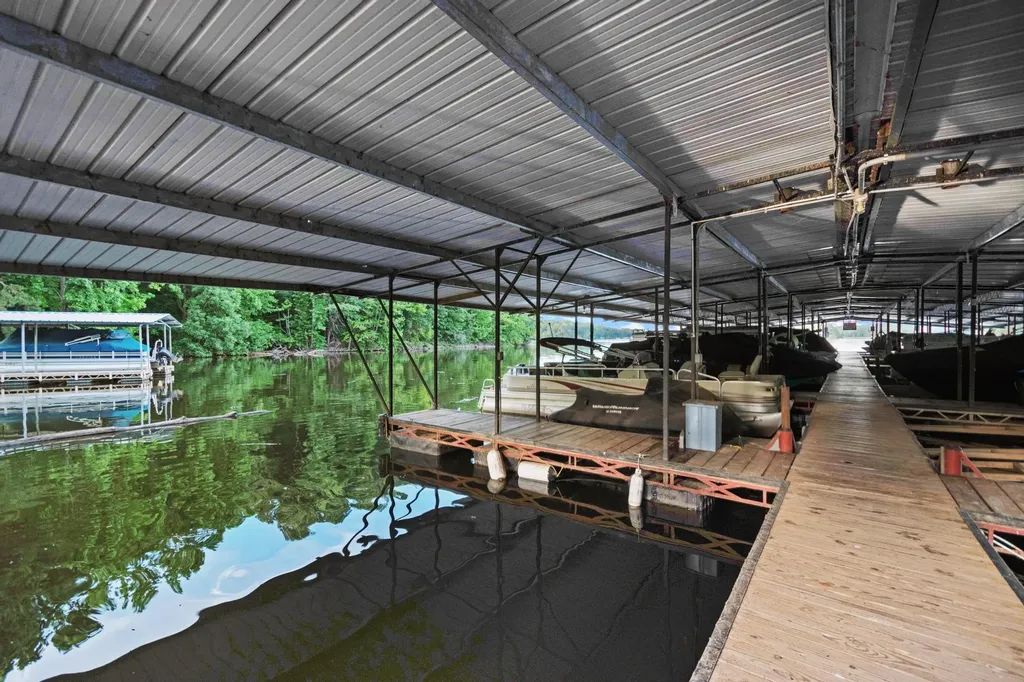 1121 Cunningham Lane Cadiz KY 42211