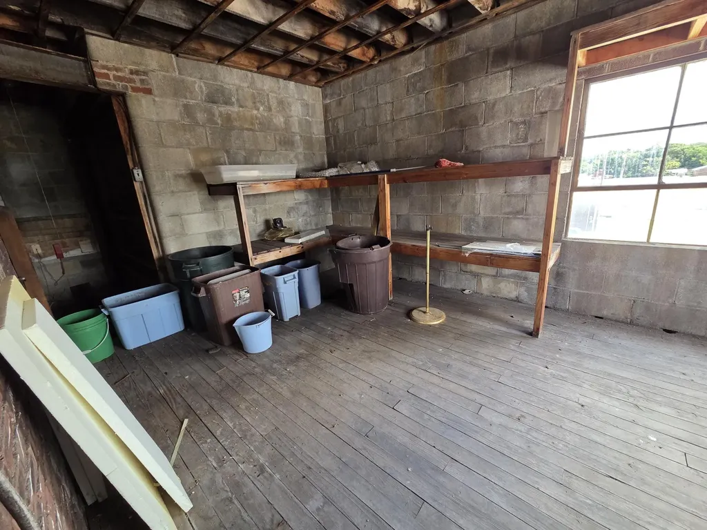 204 S Main Street Marion KY 42064