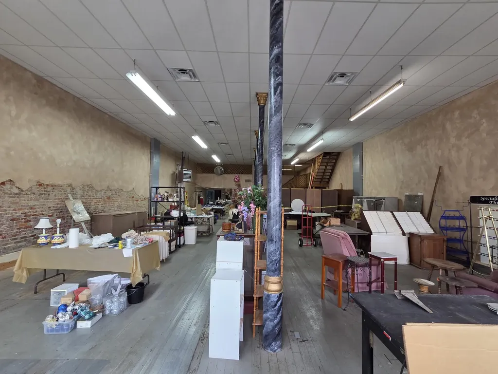 204 S Main Street Marion KY 42064