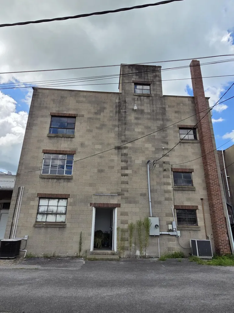 204 S Main Street Marion KY 42064