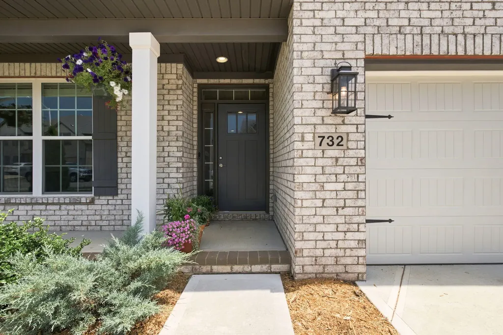 732 Hollyhock Drive Lexington KY 40511