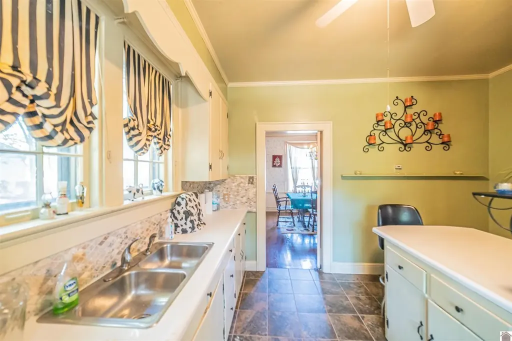 2104 Monroe Street Paducah KY 42001