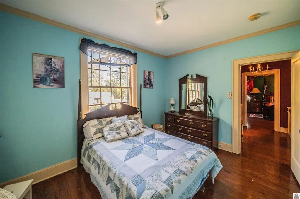 2104 Monroe Street Paducah KY 42001