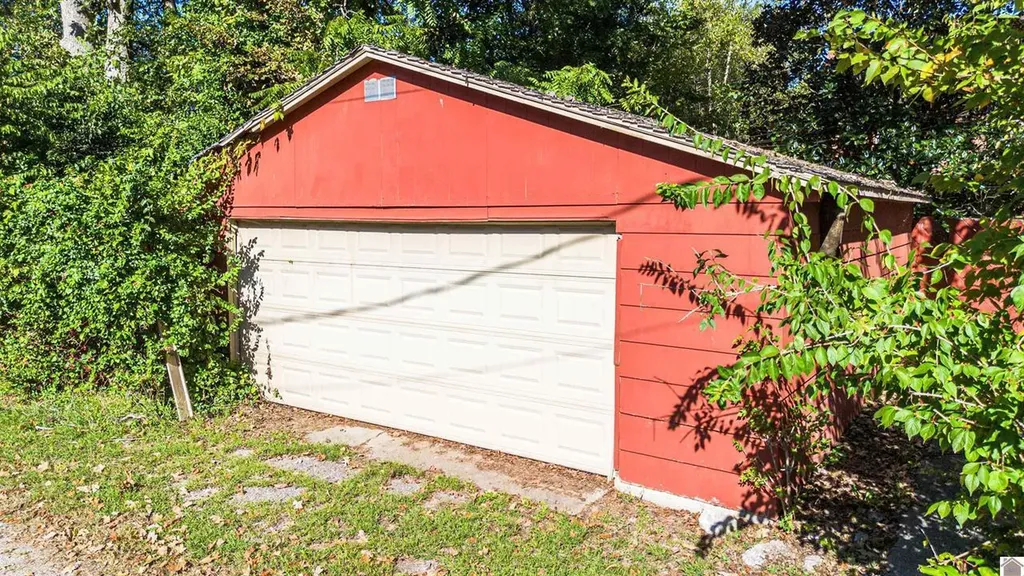 2104 Monroe Street Paducah KY 42001