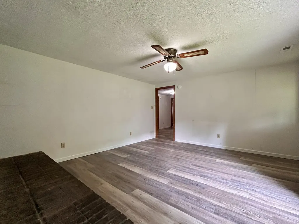 2450 S State Highway 233 Gray KY 40734
