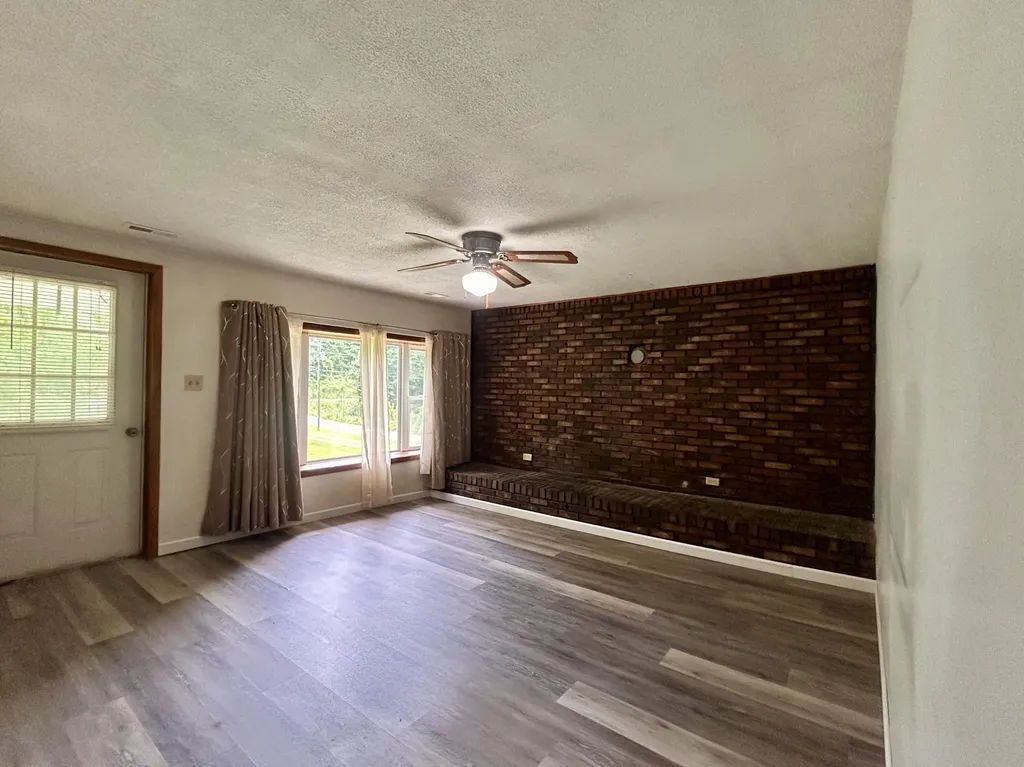 2450 S State Highway 233 Gray KY 40734