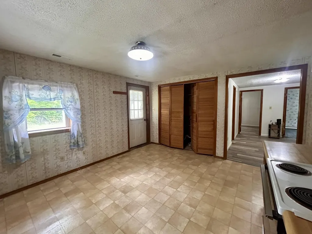 2450 S State Highway 233 Gray KY 40734