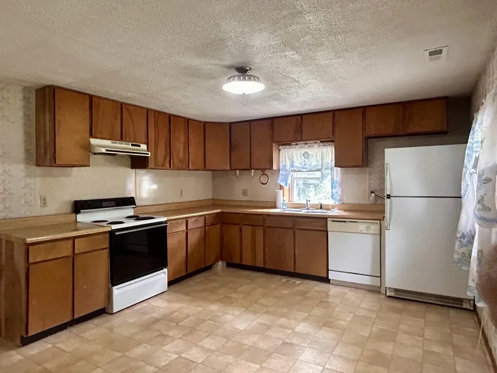 2450 S State Highway 233 Gray KY 40734
