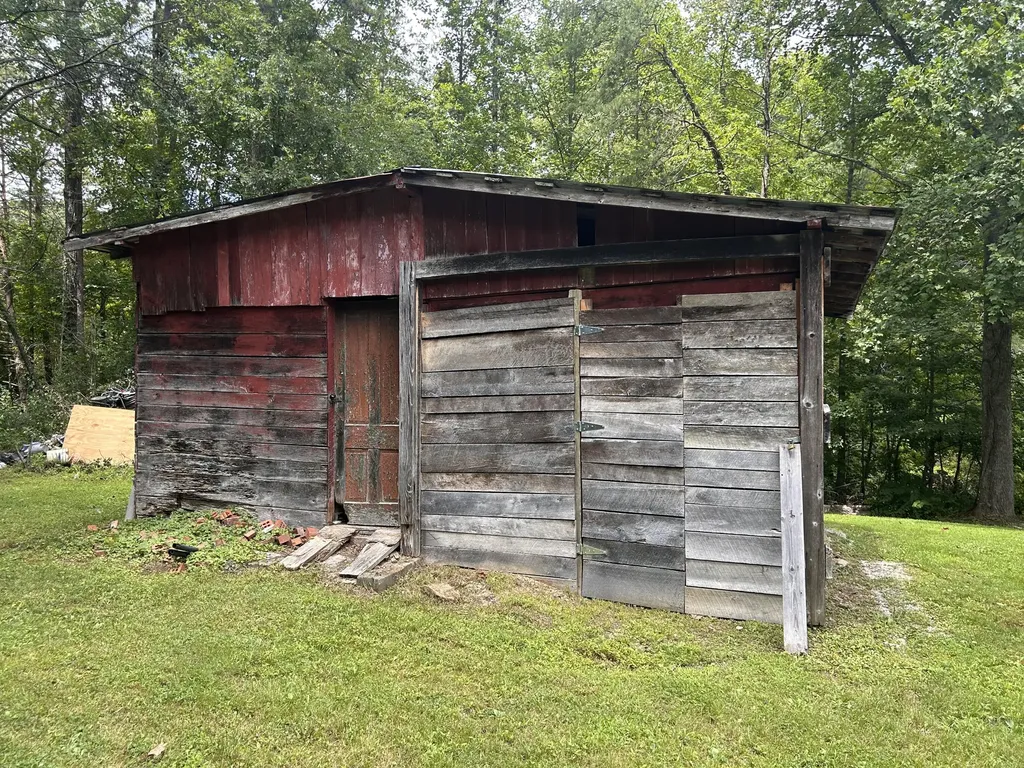 2450 S State Highway 233 Gray KY 40734