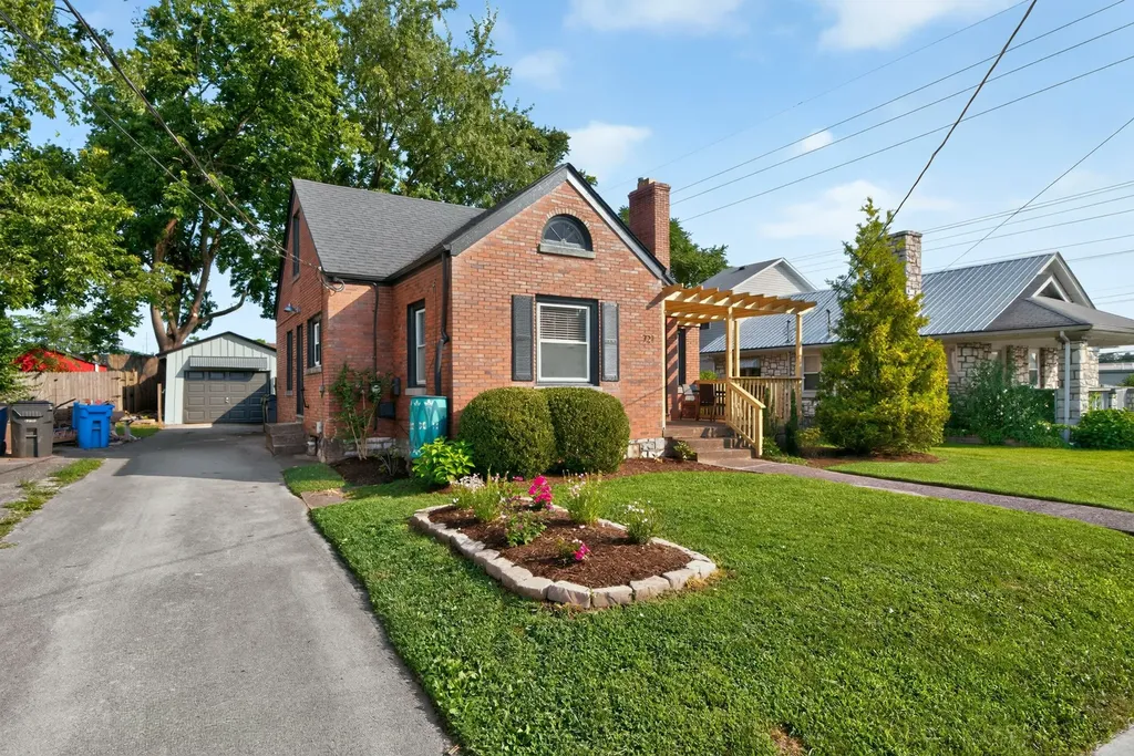 721 Headley Avenue Lexington KY 40508