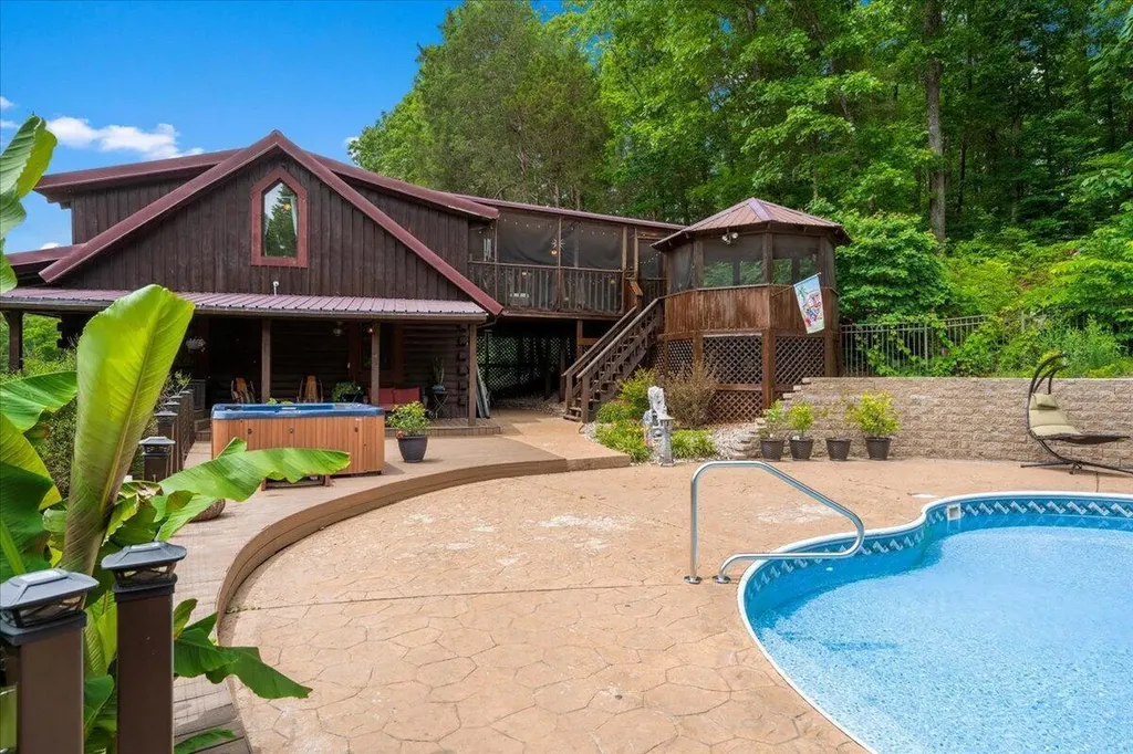 200 Old Log Lick Road Winchester KY 40391