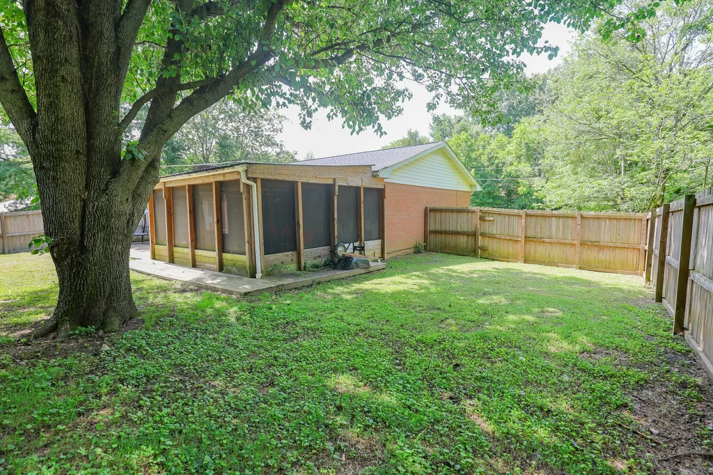 332 Anita Drive Paducah KY 42003